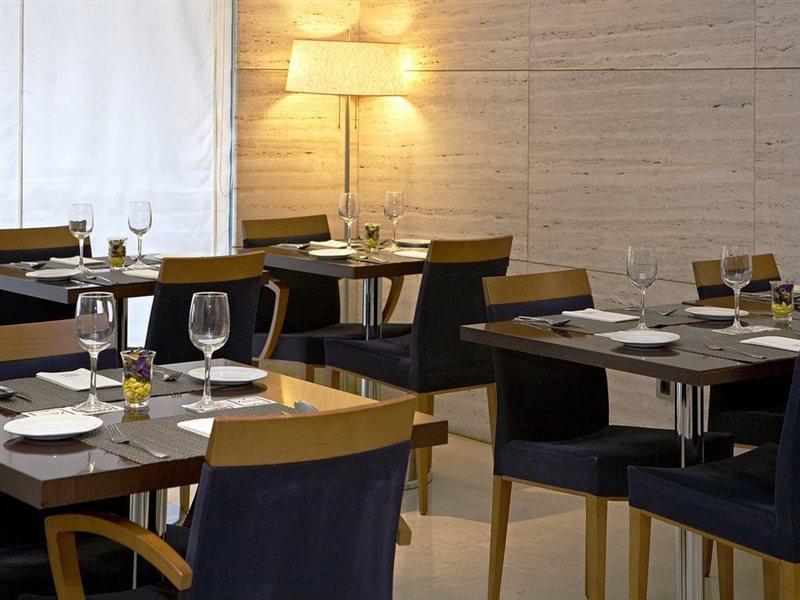 Zenit Malaga Hotel Restaurant foto