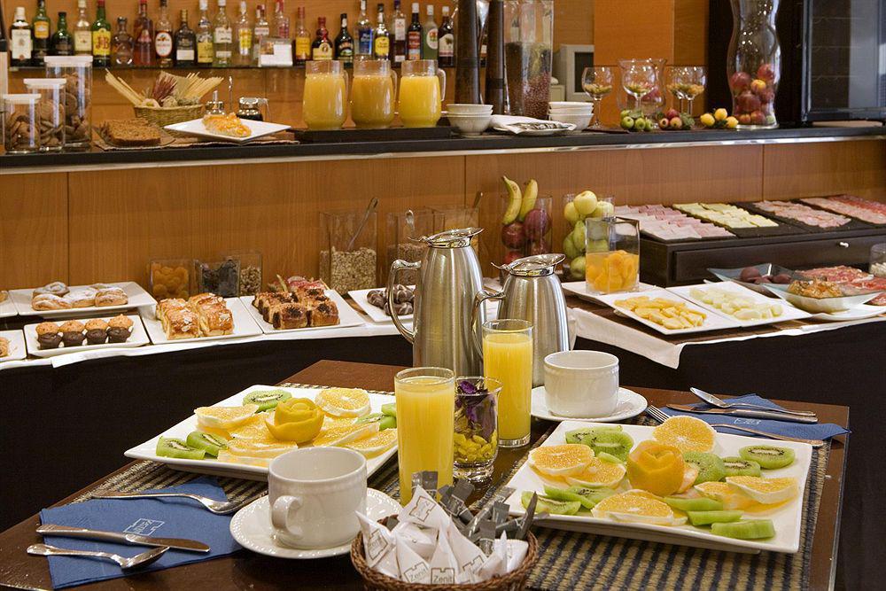 Zenit Malaga Hotel Restaurant foto